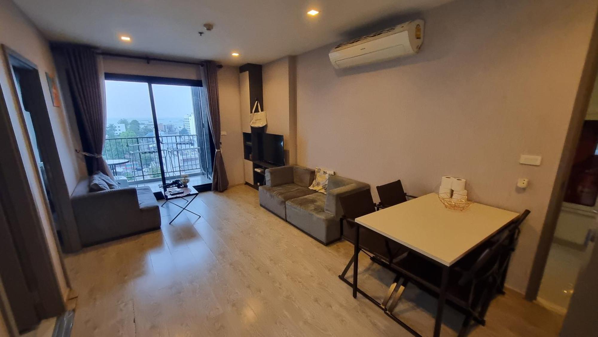 The Base Central Apartments Pattaya Eksteriør billede